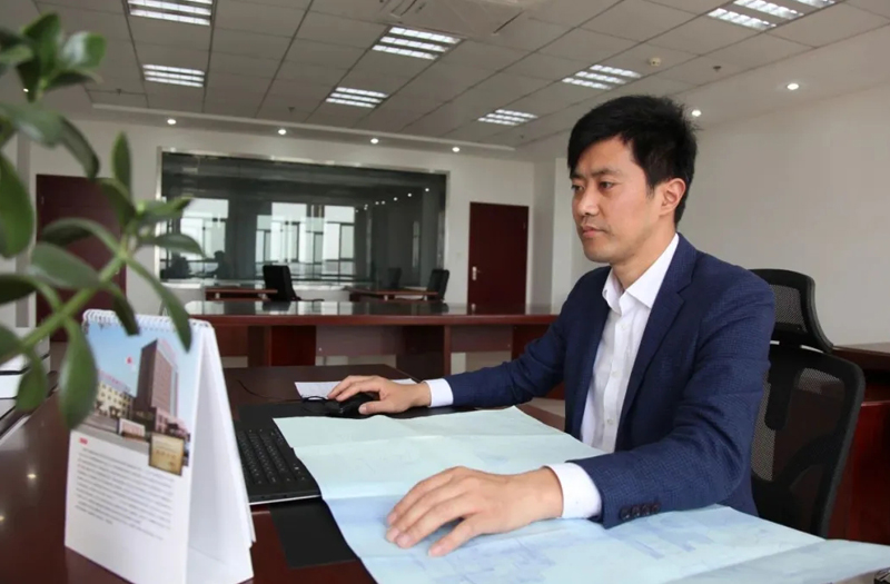 海安名匠丨江蘇鵬飛集團(tuán)股份有限公司設(shè)計(jì)中心主任，高級(jí)工程師、高級(jí)技師李曉平